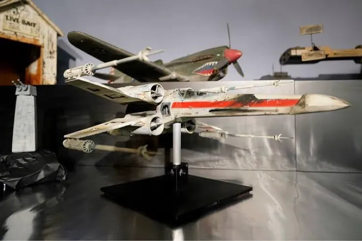 миниатюрный истребитель Red Leader X-wing.jpeg